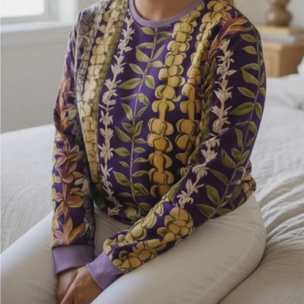 Soul Valid Hawai’i Purple Lei Sweater - Picture 2 of 3